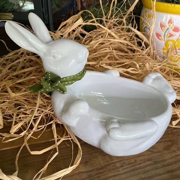 Pottery Barn Whimsical White Glazed Stoneware Bunny Figure and Bunny Bowl 🐇 - Picture 12 of 17